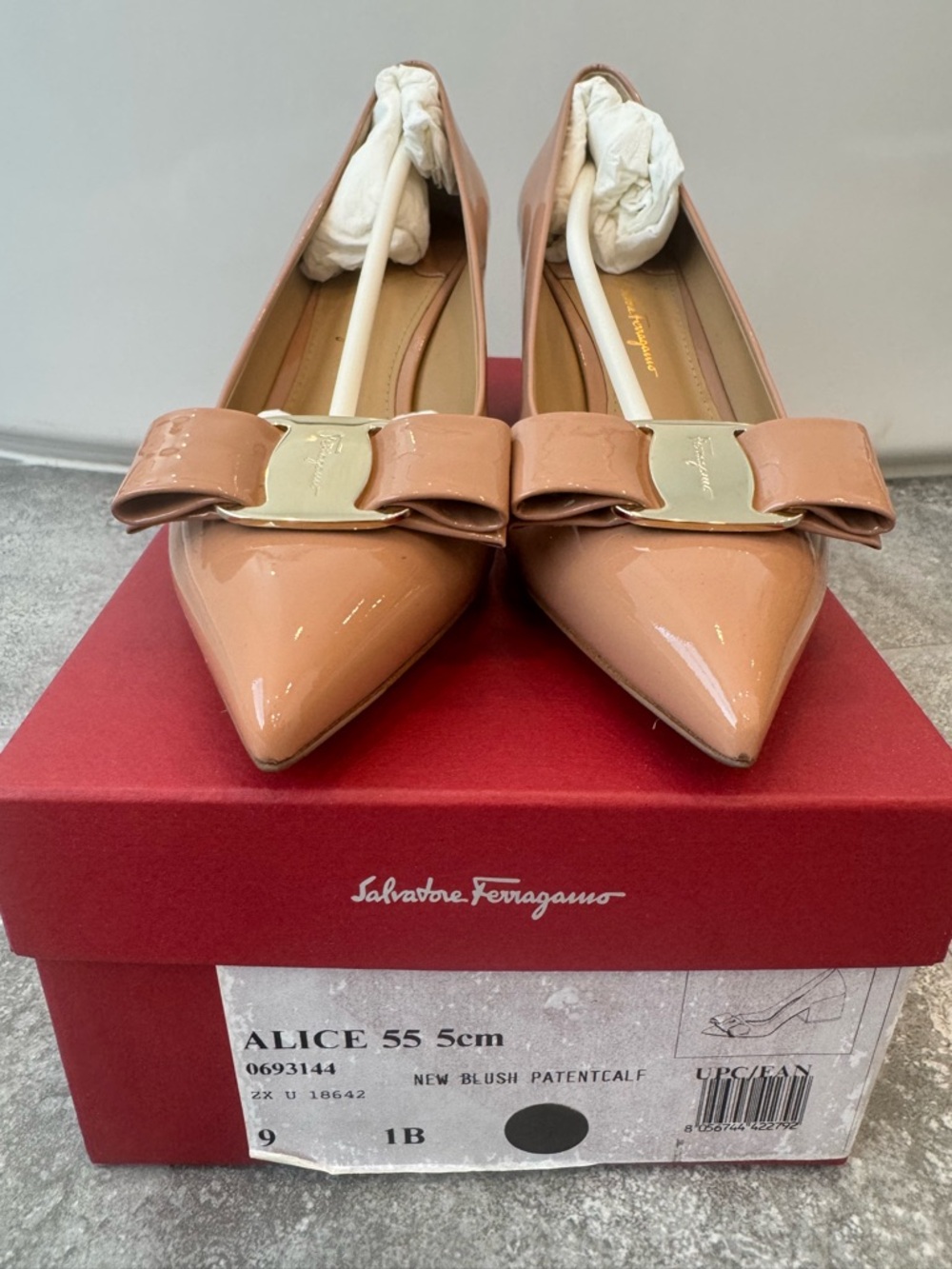 Salvatore Ferragamo Vara Bow Nude Blush Patent Leather Block Heels Alice 55 - Picture 5 of 15